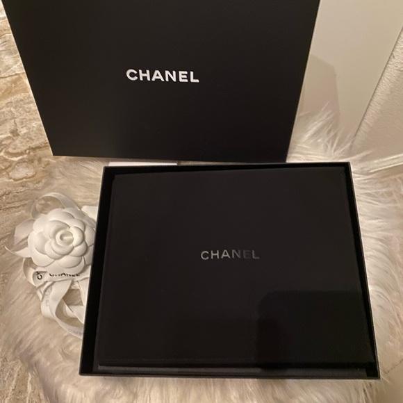 New💕2022 Chanel Necklace 💕 - Picture 7 of 14